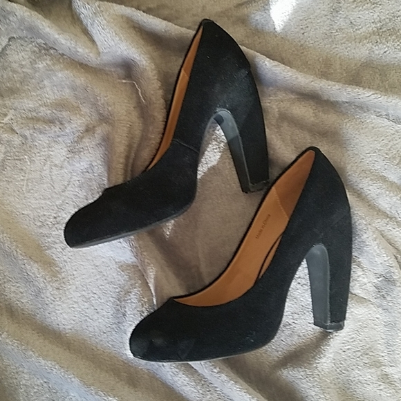 Heels - Picture 2 of 3